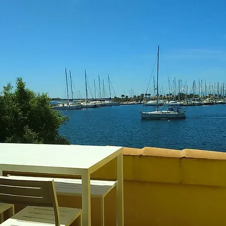 En Bord De Lägenhet
